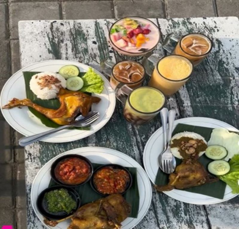 Bebek goreng Kolbano Coffee & Eatery.