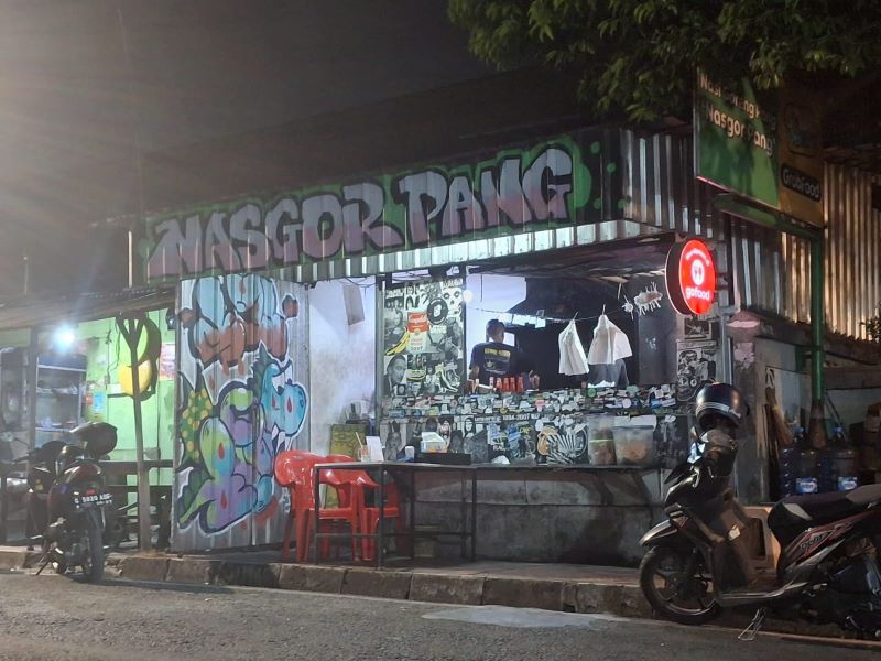Nasi Goreng Pang, salah satu kuliner malam yang menggoyang lidah.