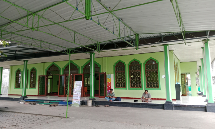 TERDAMPAK: Masjid Baitul Makmur di Kapanewon Kalasan yang terkena proyek Tol Jogja-Solo Paket 2.2 masih belum direlokasi.Delima Purnamasari/Radar Jogja