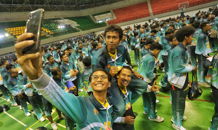 Para Kontingen PON DIY&nbsp;di Gedung Olahraga, Amongrogo, Jogja, Jumat (2/8).