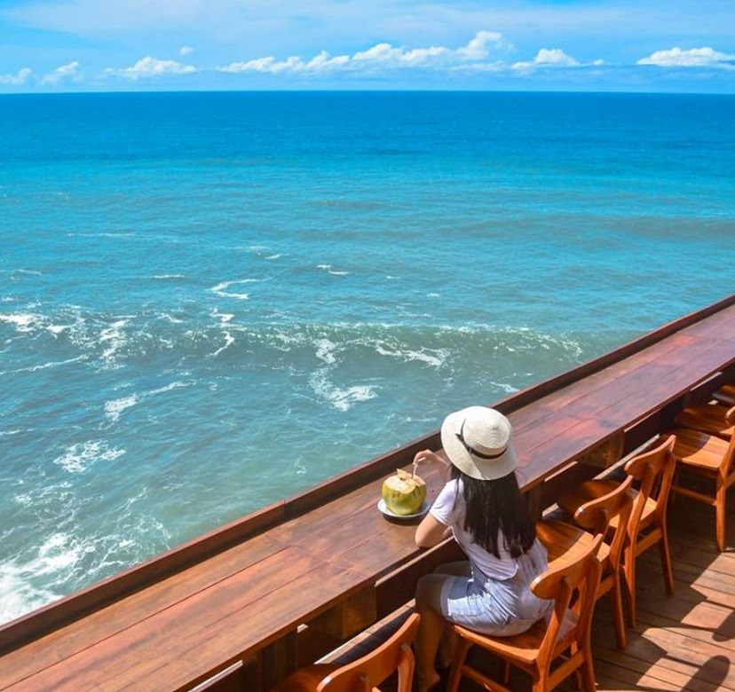 Panorama Keindahan Laut di Puncak Segoro