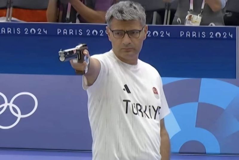 Yusuf Dikec, atlet tembak viral asal Turki.