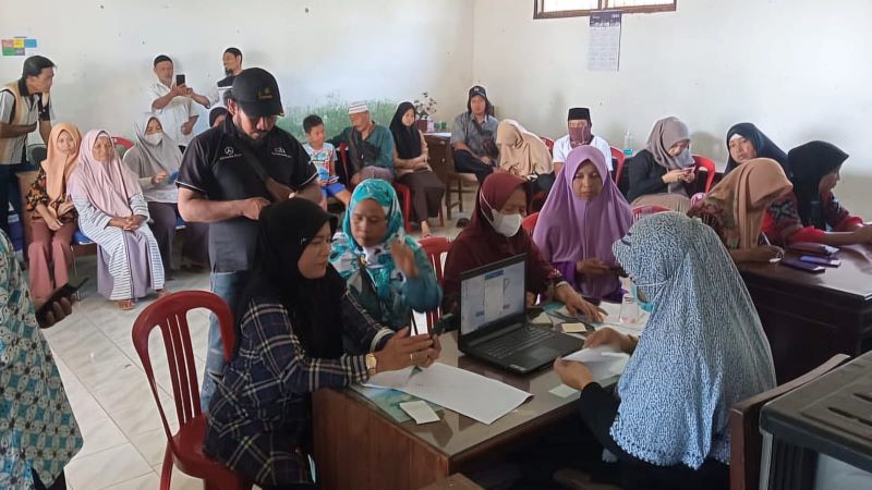 Suasana aktivasi IKD di salah satu desa di Kabupaten Purworejo.