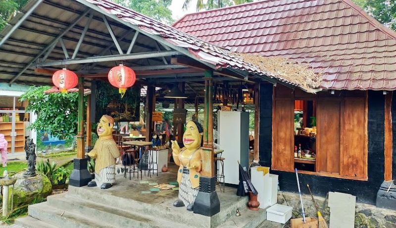 One stop destination di Jogja, Omah Petroek.