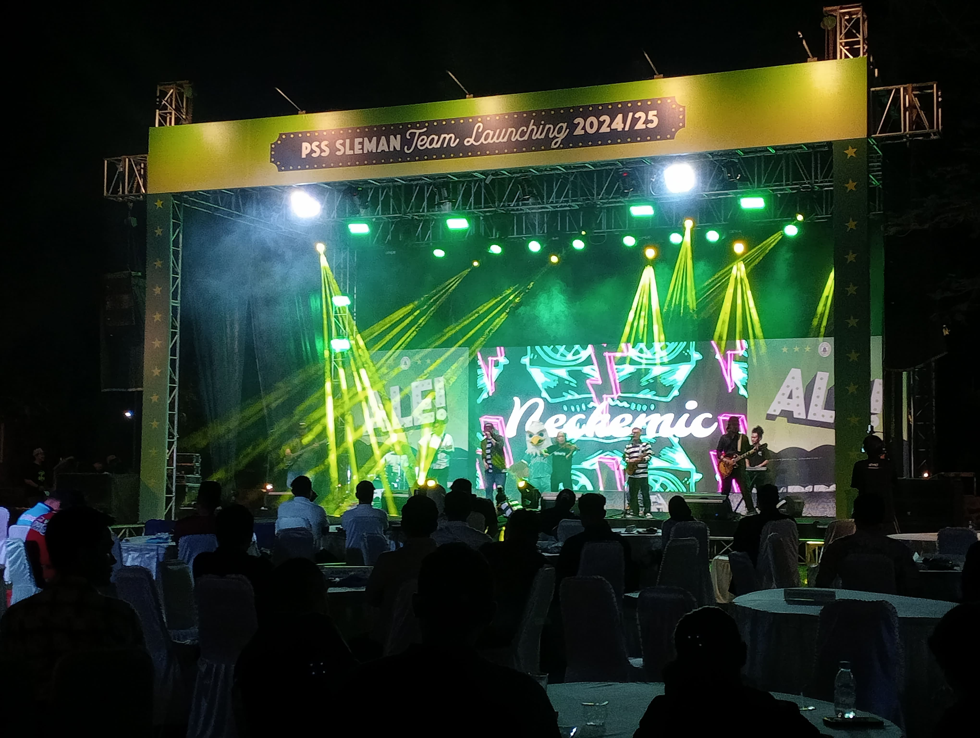 Suasana launching PSS Sleman musim 2024/2025  di Omah Pakem, Senin (5/8) malam.