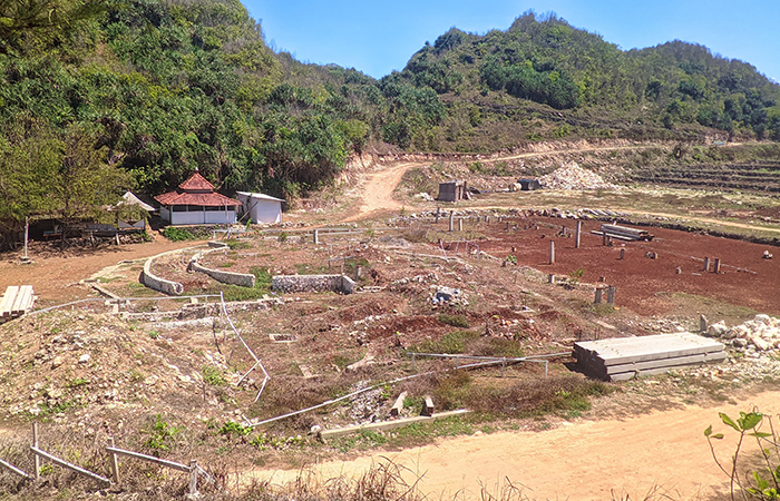 KINI SEPI: Pembangunan Taman Wisata Obelix di Pantai Sanglen, Kalurahan Kemadang, Kapanewon Tanjungsari, Gunungkidul (5/8).