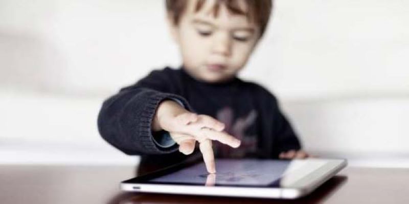 &nbsp;Bahaya penggunaan berlebihan gadget pada anak