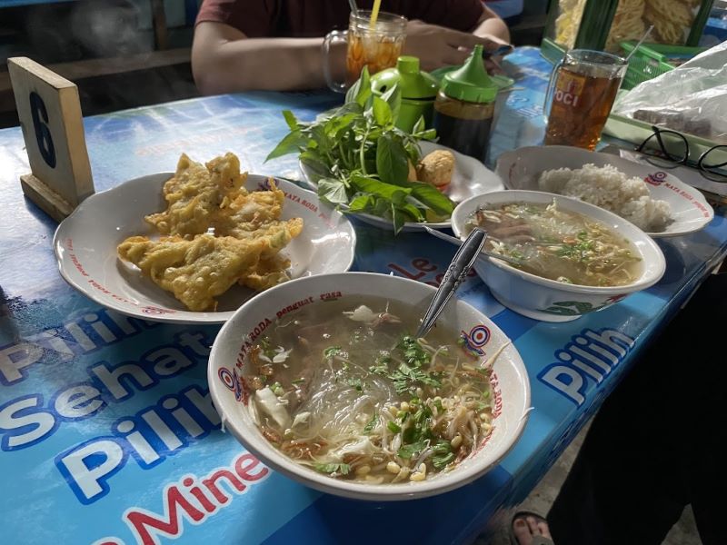 Soto Moneter, hidangan soto dengan filosofi unik.