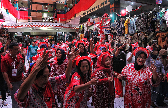Pedagang Pasar Beringharjo&nbsp;menggelar berbagai macam perlombaan&nbsp;dalam rangka menyambut HUT Ke-79 Republik Indonesia.