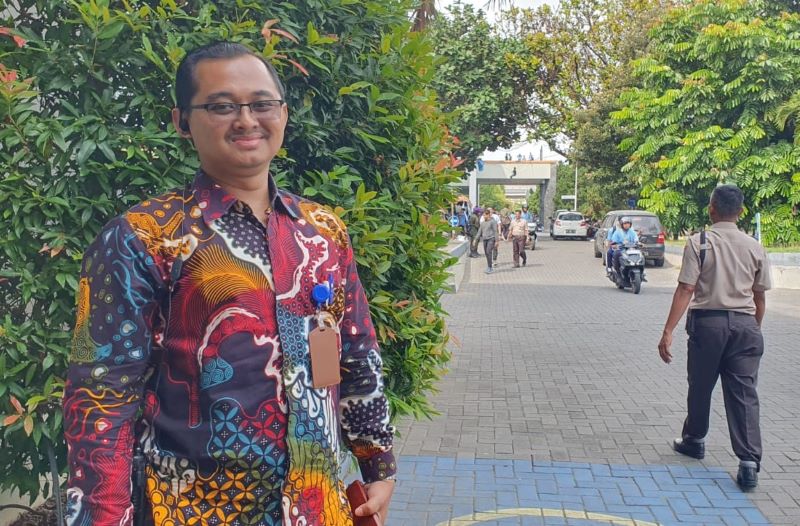 KLARIFIKASI - Dosen sekaligus panitia PKKMB Arwan Nur Ramadan saat ditemui di GOR UNY pada Rabu (7/8/2024).&nbsp;