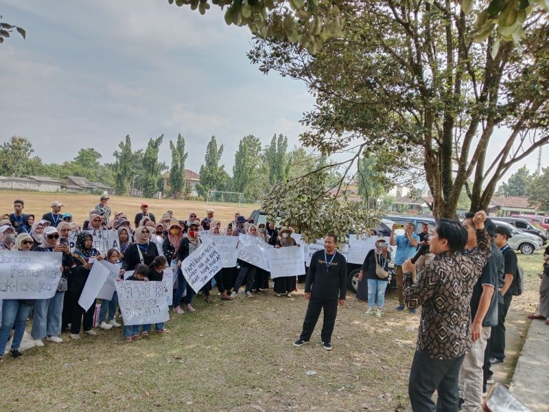 Pedagang Candi Borobudur Geruduk Kantor PT. Taman Wisata Candi, Rabu (7/8).