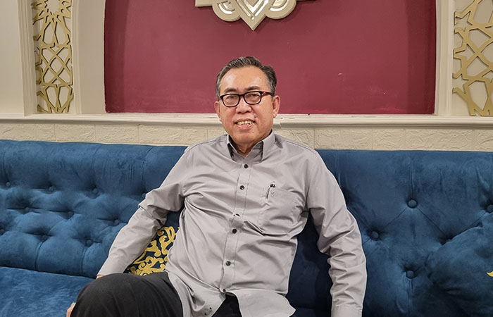 Rektor UWM Edy Suandi Hamid