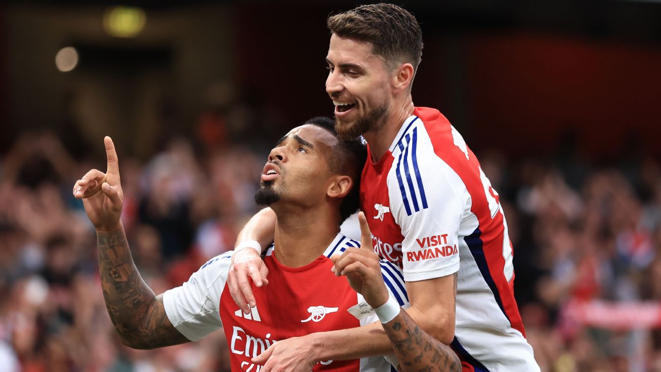 Selebrasi Gabriel Jesus saat mencetak gol ketiga Arsenal ke gawang Bayer Leverkusen (getty)