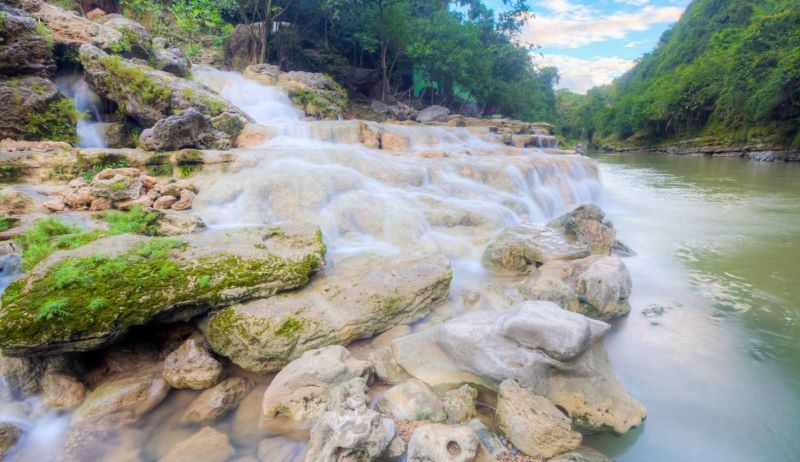 Kesegaran yang terasa dari Air Terjun Sri Gethuk Gunungkidul.