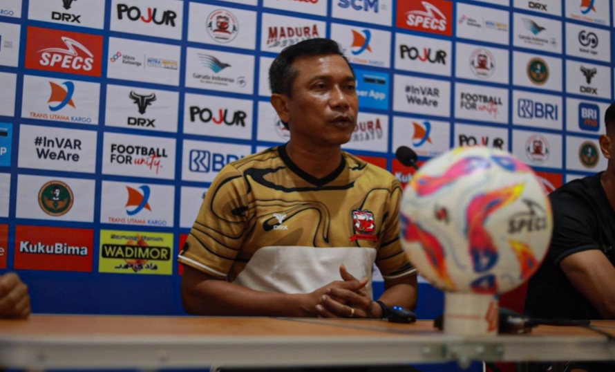 Widodo Cahyono Putro dalam sesi pers pre-match Madura United vs Malut United dalam pertandingan BRI Liga 1 2024/25 (lib)