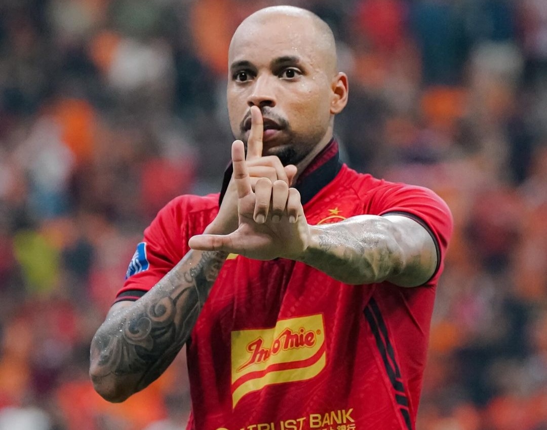Selebrasi Gustavo Almeida usai mencetak tiga gol ke gawang PS Barito Putera pada pekan pettama BRI Liga 1 2024/25. (ig persija)