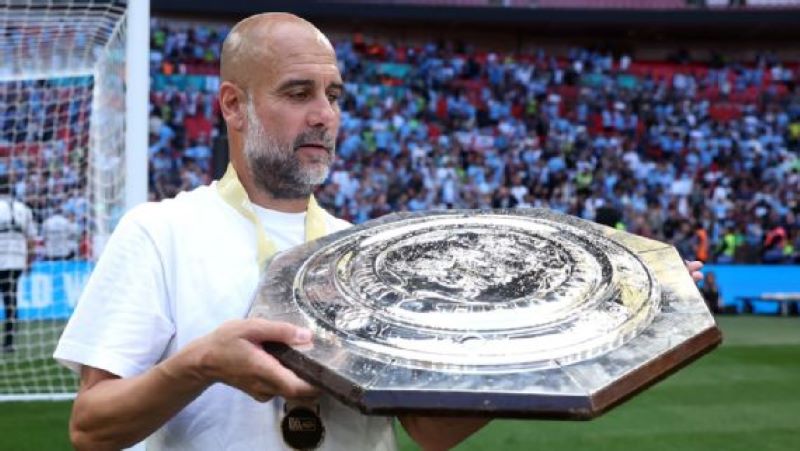 Pep Guardiola bawa Manchester City juarai Community Shield kalahkan Manchester United di adu penalti (Eddie Keogh - The FA/The FA via Getty Images)