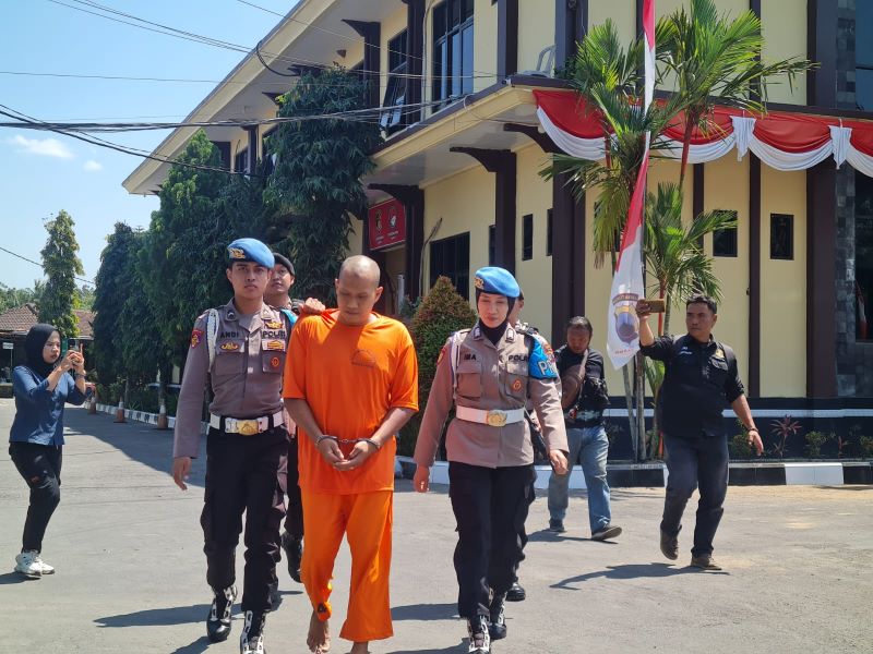 DITANGKAP: Pelaku CBS, 32 melakukan tindak asusila terhadap empat santri di sebuah pondok pesantren di Kecamatan Secang.