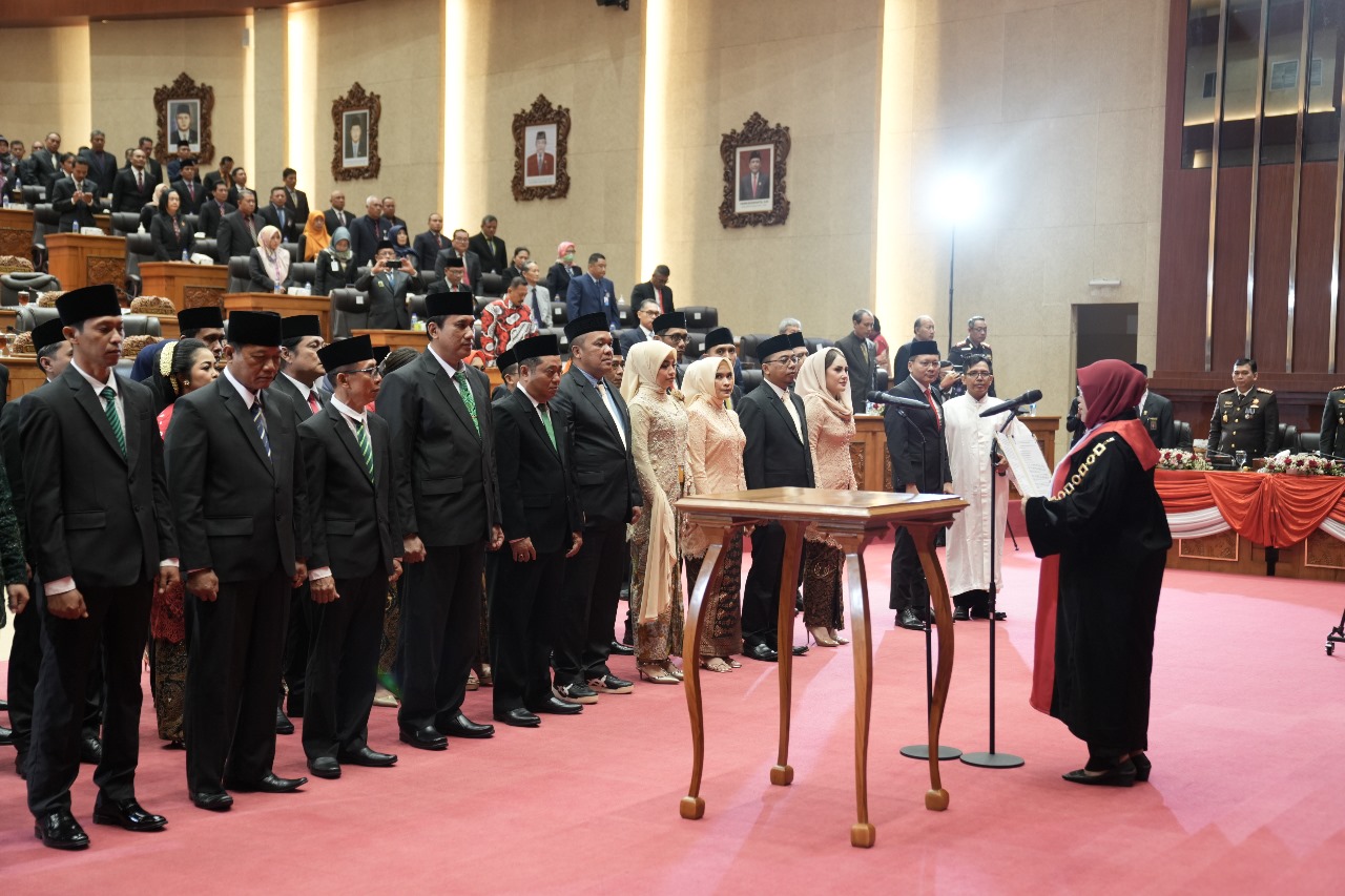 PELANTIKAN: Pimpinan Sementara DPRD Kabupaten Sleman Masa Jabatan 2024-2029 Y Gustan Ganda saat memberikan sambutan saat pelantikan kemarin (12/8). (Delima&nbsp;Purnamasari/Radar Jogja)