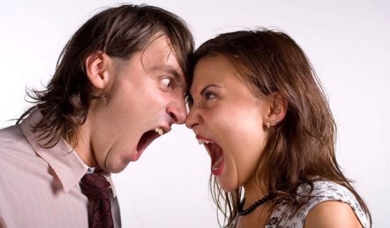 Terjebak dalam toxic relationship.