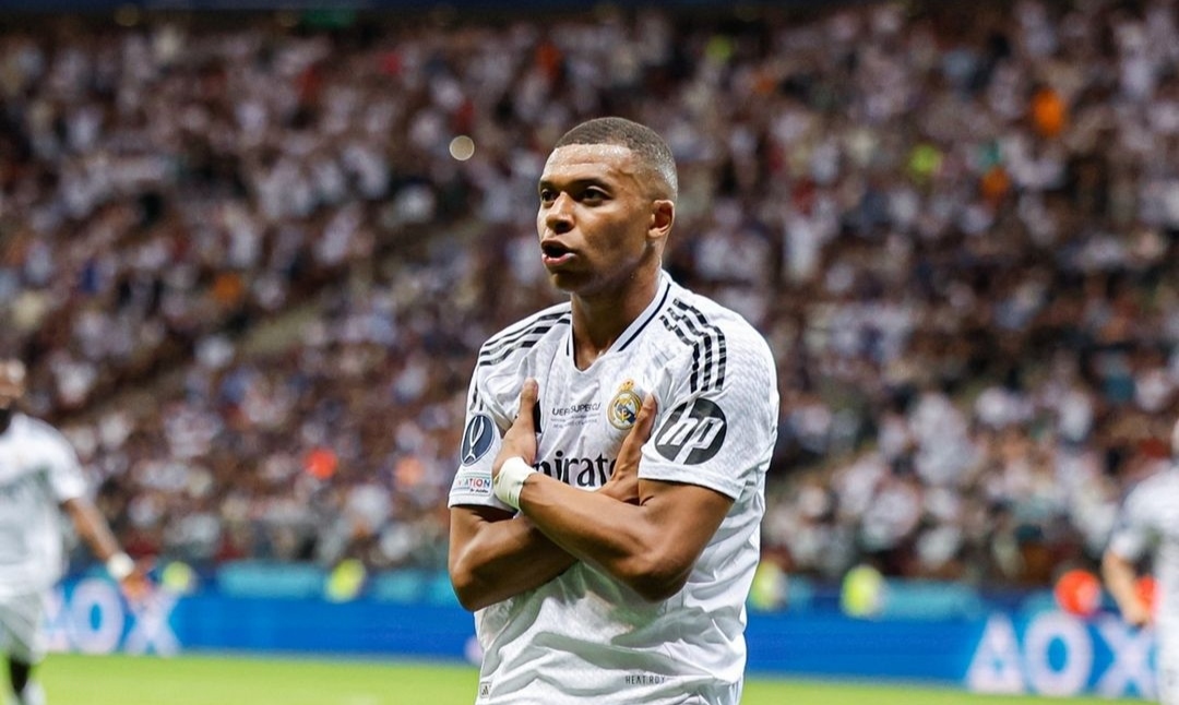 Selebrasi Kylian Mbappe usai mencetak gol debutnya bersama Real Madrid saat kalahkan Atalanta di Piala Super UEFA (ig realmadridcf)