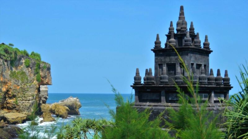 Pantai Ngobaran yang memiliki suasana mirip di Bali.