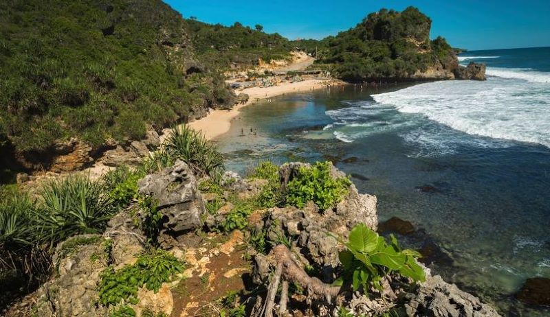 Pantai Nguyahan Gunungkidul.