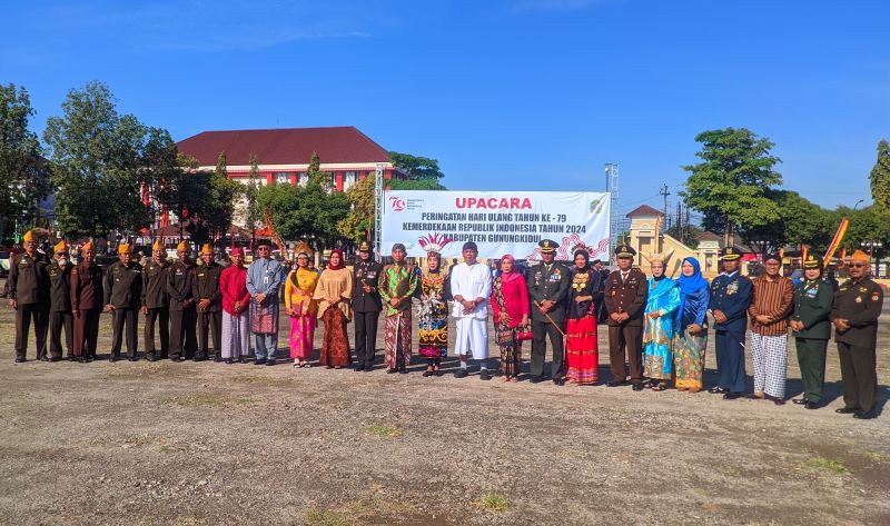 Sejumlah OPD Gunungkidul mengenakan pakaian adat dalam upacara HUT Ke-79 RI, Sabtu (17/8/2024).