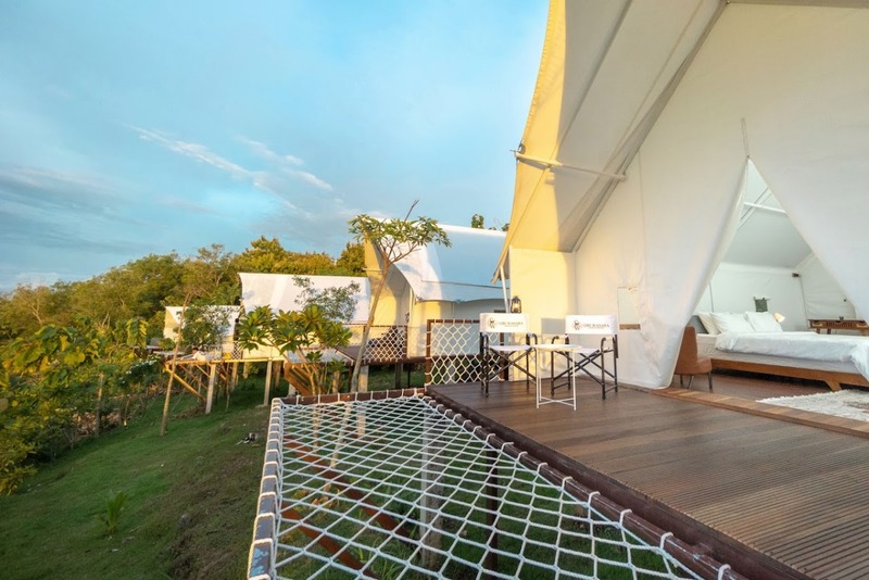 Glamping Giri Wanara, terletak di kawasan konservasi alam Wunung Giri Sela Kandha yang indah dan asri.