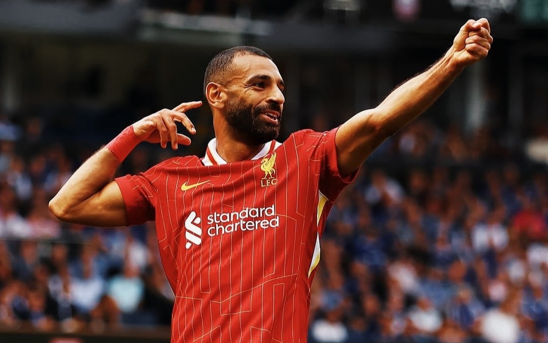 MERAH: Selebradi Mohamed Salah usai mencetak gol kedua bagi Liverpool atas Ipswich Town. (ig liverpoolfc)