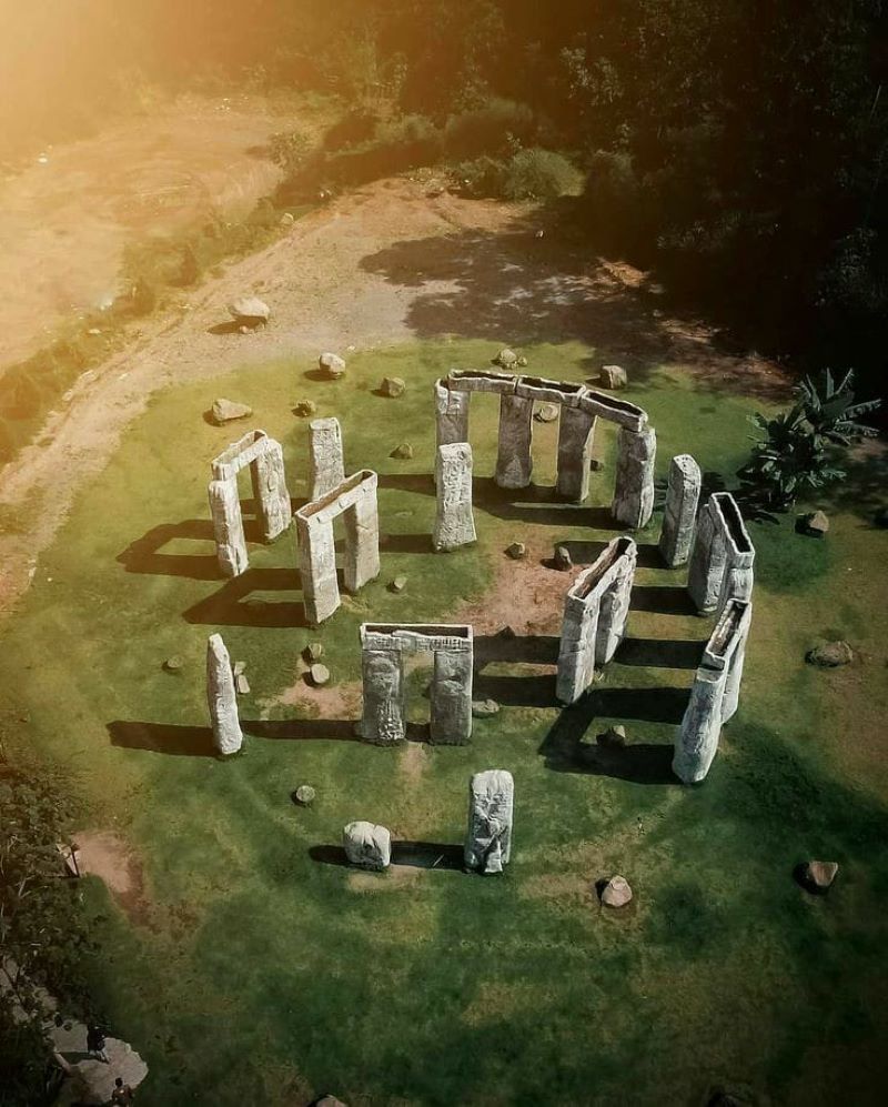 Stonehenge Merapi Jogja, Wisata Ala Mancanegara.