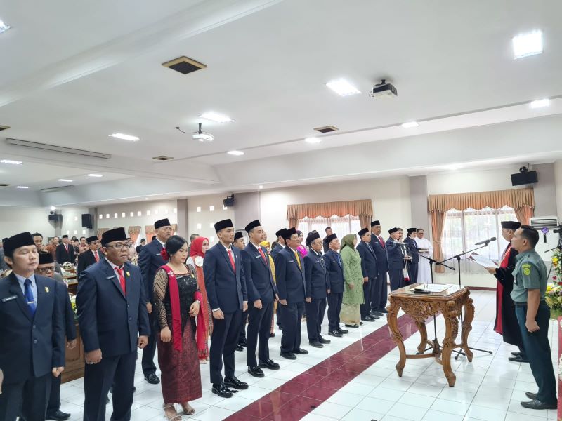 RESMI: Sebanyak 25 anggota dewan terpilih Kota Magelang pada Pemilu 2024 resmi dilantik, Senin (19/8/2024).