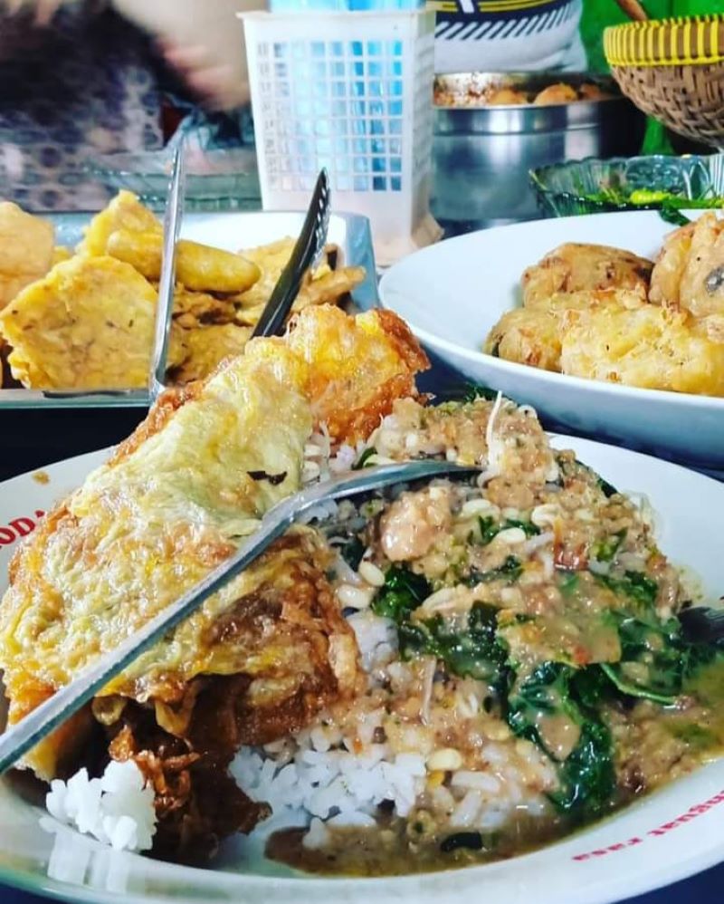 Warung Pecel Bu Ramelan Jogja.