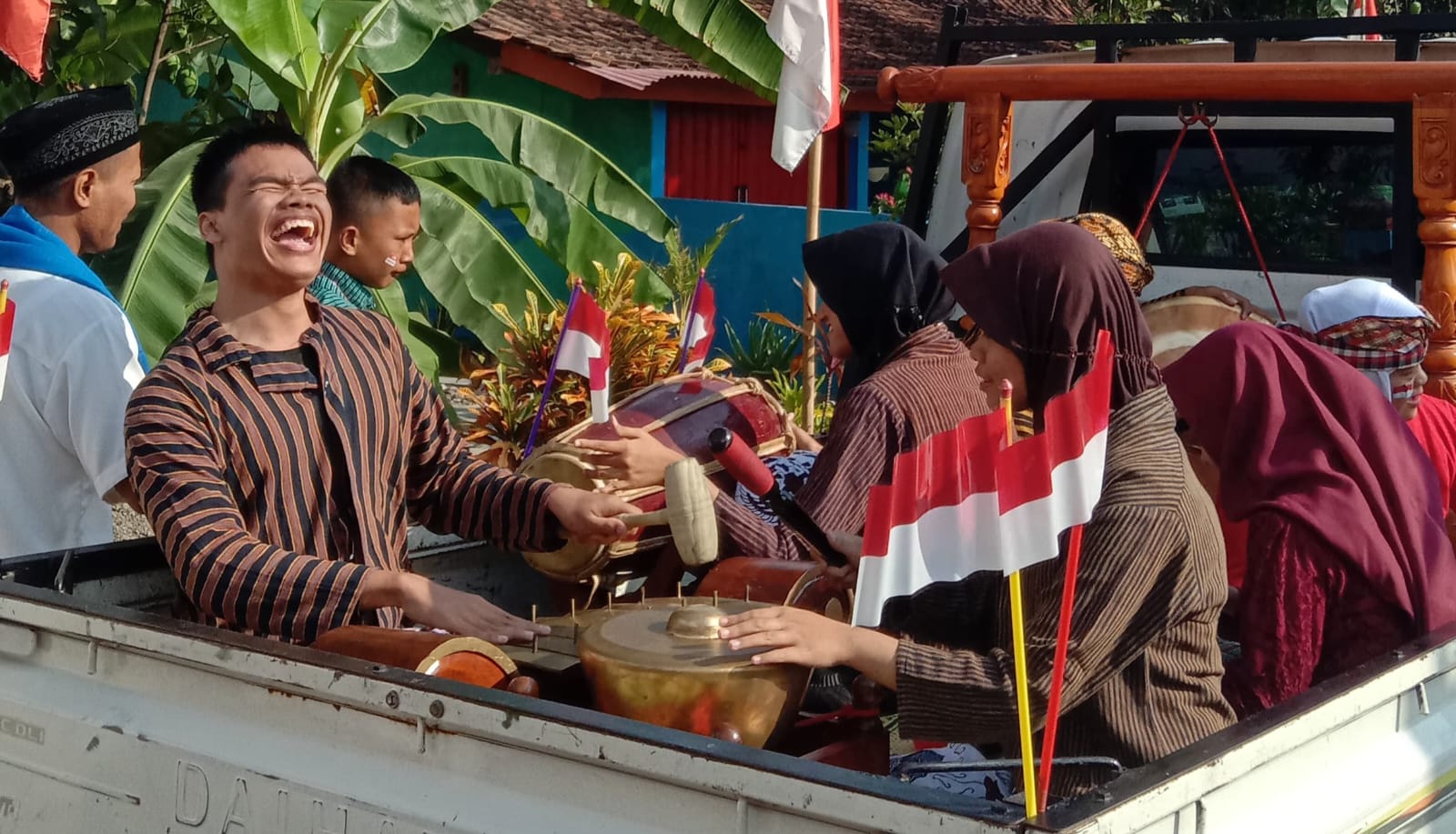 SEMARAK - Siswa mulai dari SD sampai  SMALB  SLBN 1 Kulon Progo mengikuti kegiatan karnaval pada Selasa (20/8/2024)  (Doc Kepala SLBN 1 Kulon Progo untuk Radar Jogja)