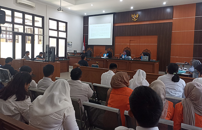 BERLANJUT: Suasana sidang penyampaian tambahan bukti tergugat dalam kasus dana hibah Persiba Bantul di Pengadilan Tata Usaha Negara (PTUN) Jogja, Selasa (20/8/2024).Gregorius Bramantyo/Radar Jogja
