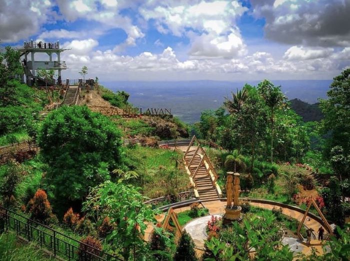 Berwisata ke Goa Seplawan di Purworejo