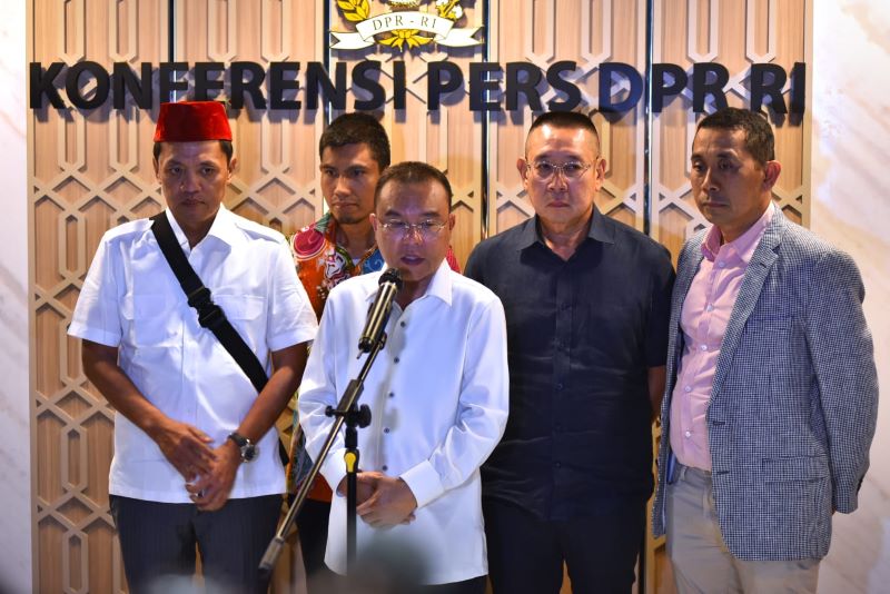 Wakil Ketua DPR RI Sufmi Dasco Ahmad dalam konferensi pers di Gedung Nusantara II, DPR RI, Senayan, Jakarta, Kamis (22/8/2024) malam.