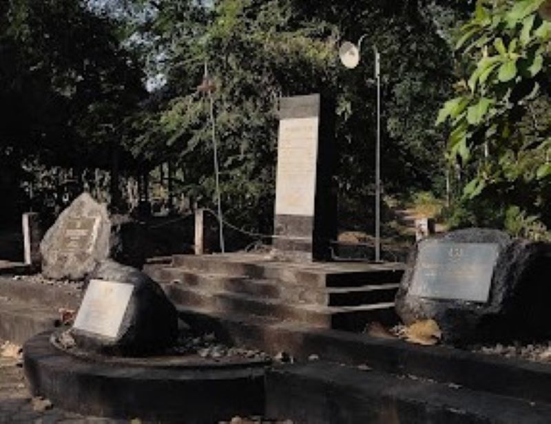 Monumen mengenang peristiwa gempa Jogja 2006