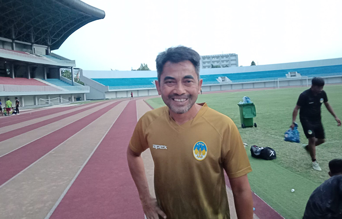 Pelatih PSIM Seto Nurdiyantoro