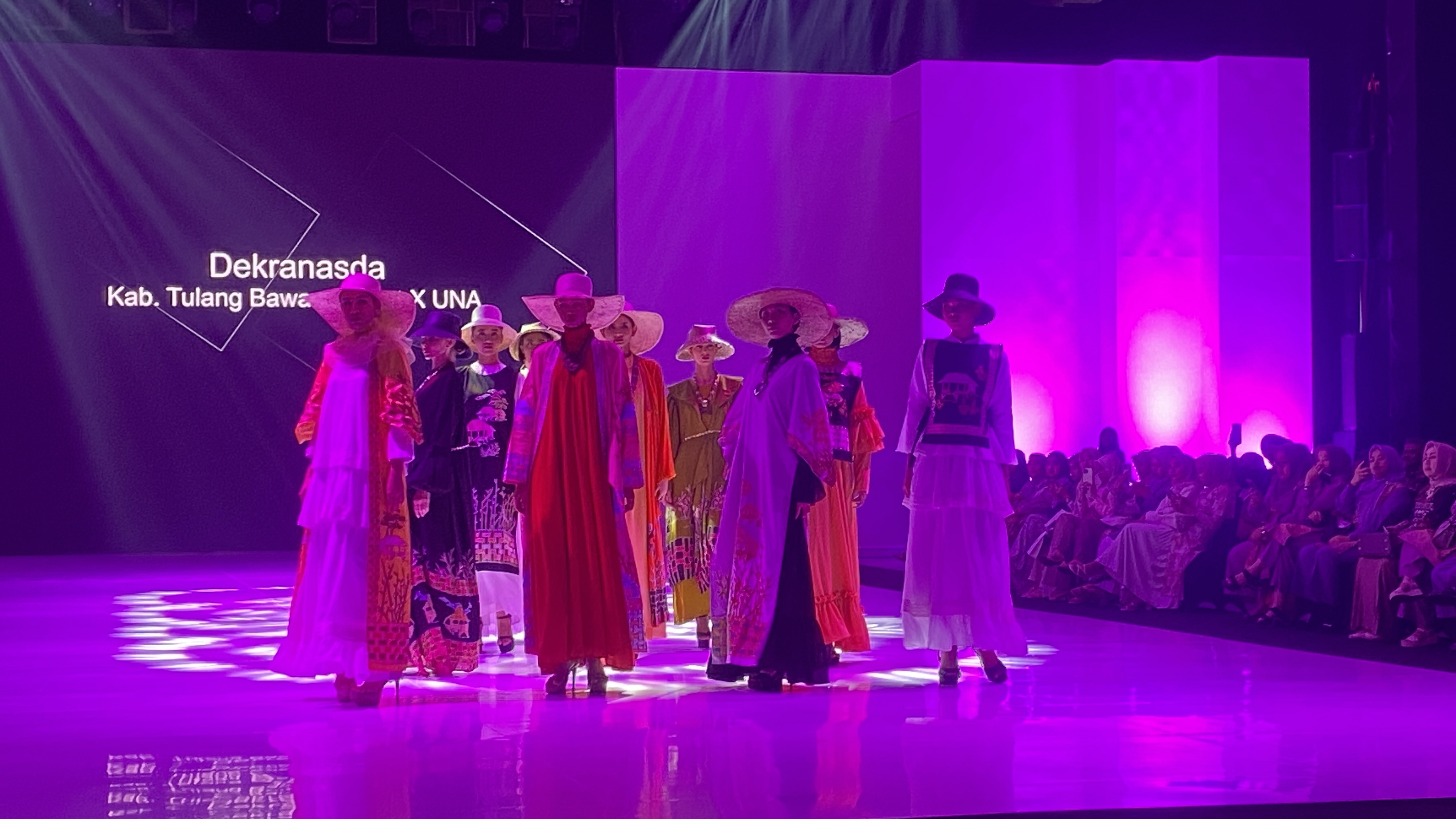 Dinas Perindustrian dan Perdagangan DIY menargetkan gelaran Jogja Fashion Week (JFW) 2024 sebagai batu loncatan menuju Jogja Fashion Dunia.(agung dwi prakoso/ RADAR JOGJA)
