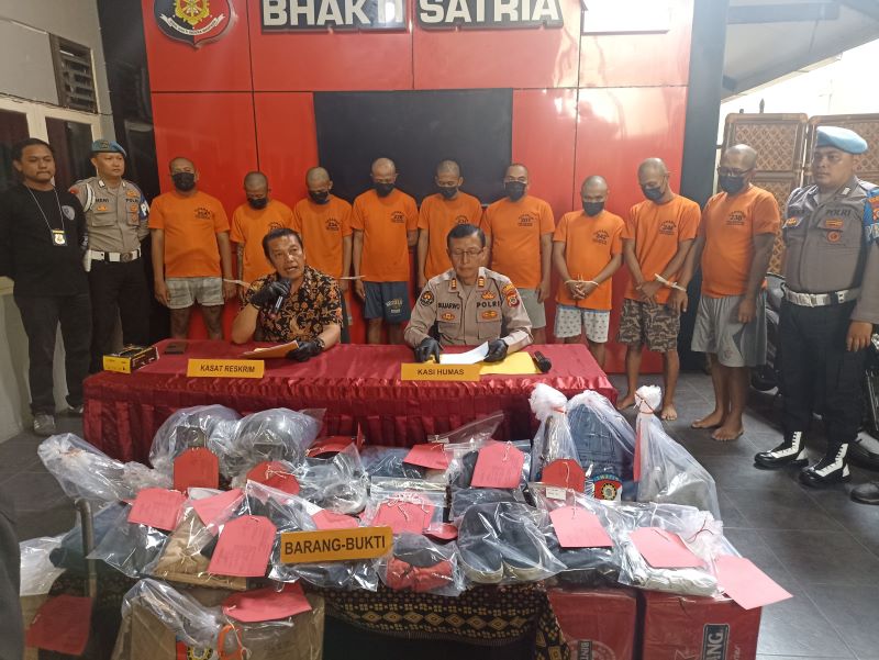 Polresta Jogja menangkap sembilan orang sebagai tersangka penganiayaan berujung kematian seorang warga di Jalan Kusumanegara, Kota Jogja.