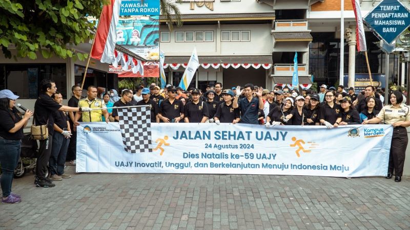 Dies Natalis ke-59, Universitas Atma Jaya Yogyakarta (UAJY) mengadakan kegiatan Jalan Sehat Komunitas pada Sabtu (24/08/2024).