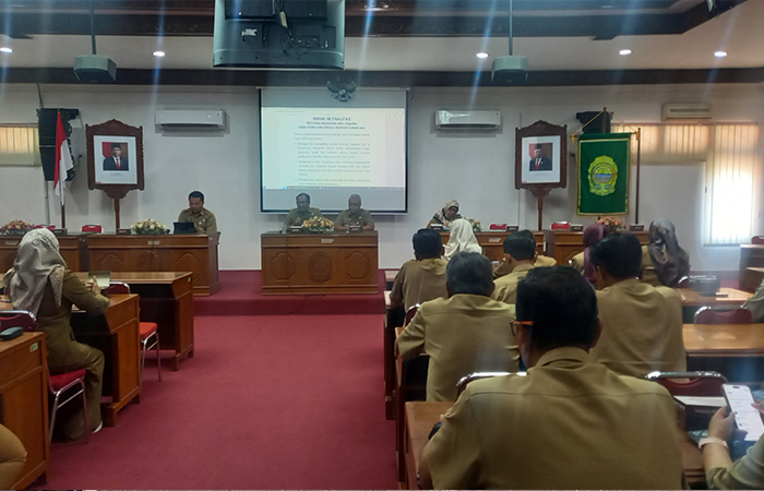 NETRAL: Seluruh kepala OPD Pemkab Bantul dan 17 panewu hadir di Kantor Bupati Bantul untuk berkomitmen menjaga netralitas saat pilkada (26/8).Khairul Ma