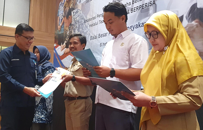 SIMBOLIS: Kepala BPOM Provinsi DIJ Bagus Heri Purnomo dalam kegiatan monev dan launching Erperisa di Jogja kemarin (26/8).
