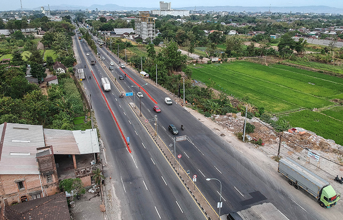 Lalulintas kendaraan terlihat dari udara di kawasan ringorad utara kawasan Kronggahan, Gamping, Sleman, Senin (26/8).ELANG KHARISMA DEWANGGA/RADAR JOGJA
