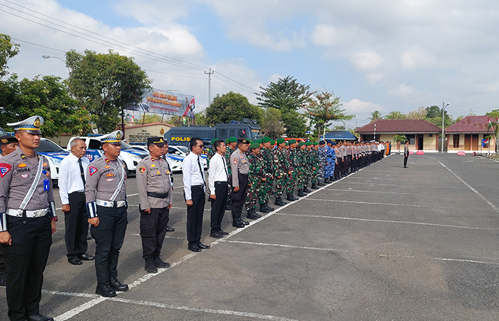 APEL: Gelar Pasukan Operasi Mantap Praja Progo 2024 diikuti personel kepolisian.ANOM BAGASKORO/RADAR JOGJA