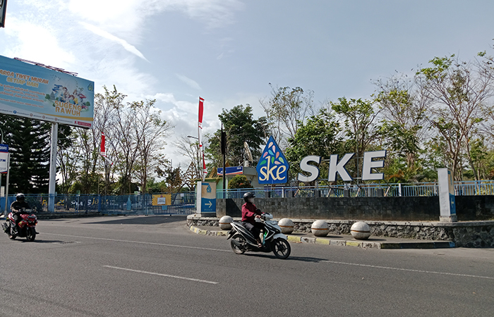 REVITALISASI: Perbaikan wahana Sindu Kusuma Edupark yang berada di Sinduadi, Mlati, Sleman (28/8).Delima Purnamasari/Radar Jogja