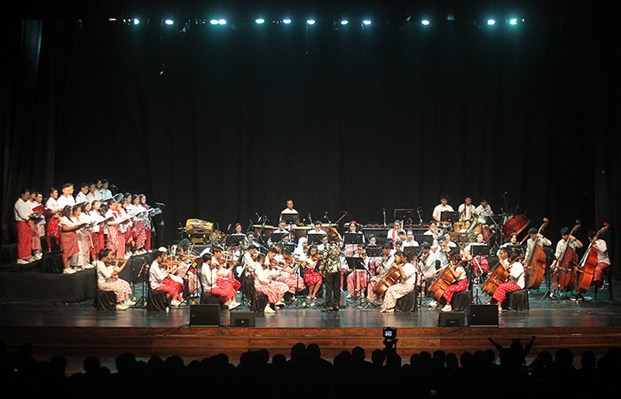 Konser orkestra dan paduan suara Internalisasi Kesejarahan Serenade Bunga Bangsa, di Concert Hall Taman Budaya Yogyakarta (TBY), Kamis malam (29/8).&nbsp;GUNTUR AGA TIRTANA/RADAR JOGJA
