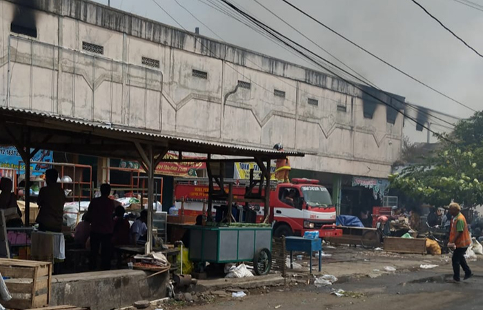 Kondisi Pasar Kutoarjo usai kebakaran pada Jumat (16/8) lalu.JIHAN ARON VAHERA/RADAR JOGJA