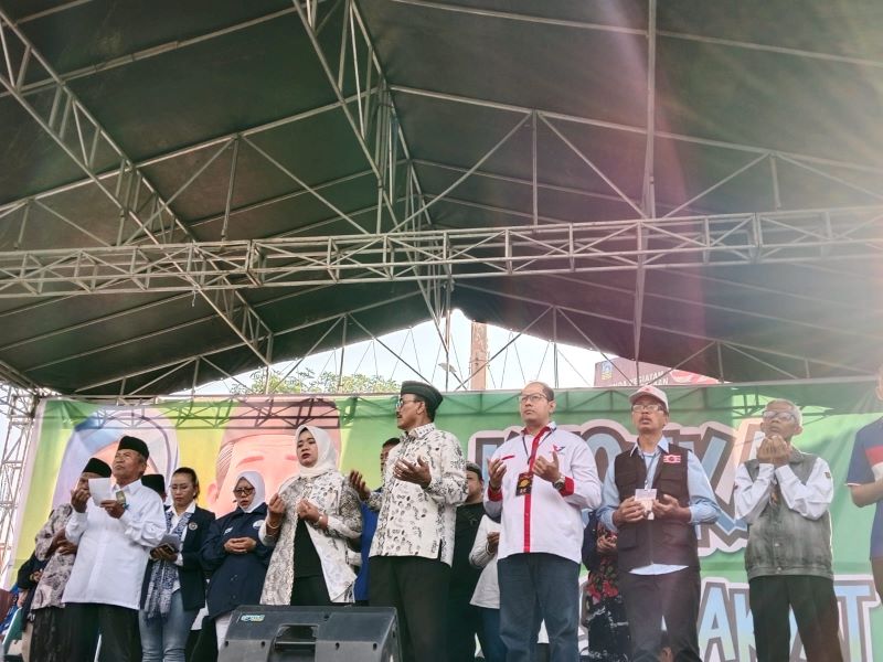 Deklarasi yang diselenggarakan Kustini-Sukamto sebelum melakukan pendaftaran di KPU